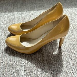 Michael Kors lightly used heels size 5 1/2